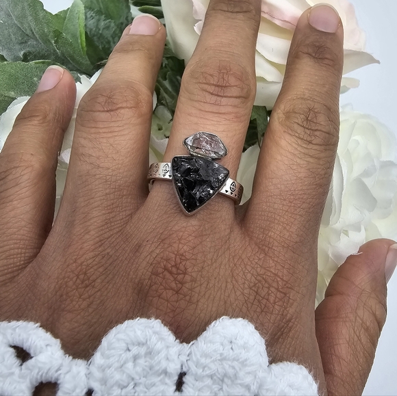 DEFENDER RING - Picture 7 of 8